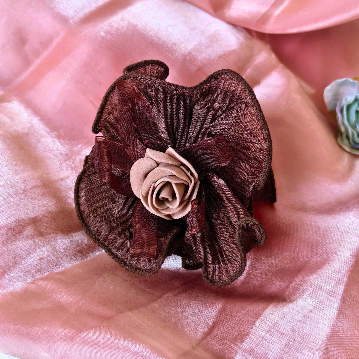 Blooming Crush scrunchies with Spongy flower - Brown