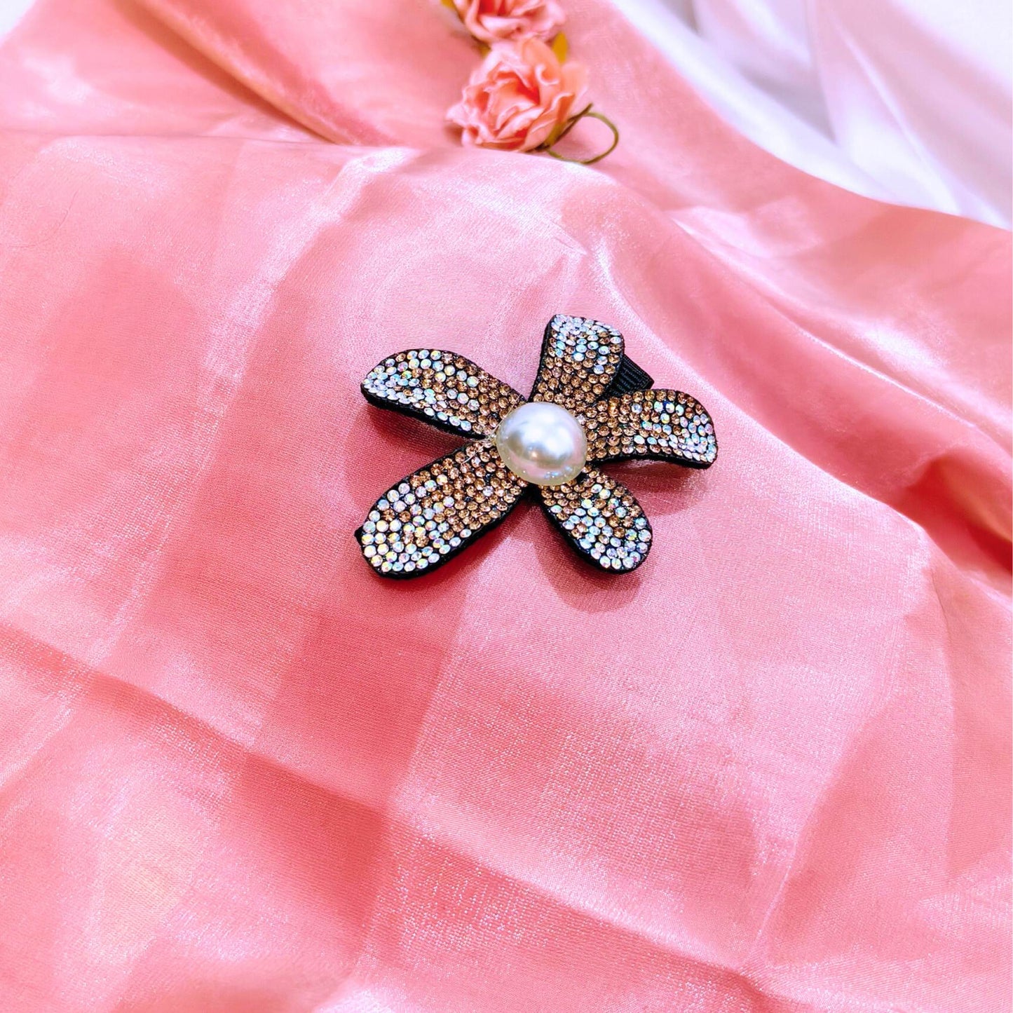 Blooming Crystal Fabric hair pin- golden & white