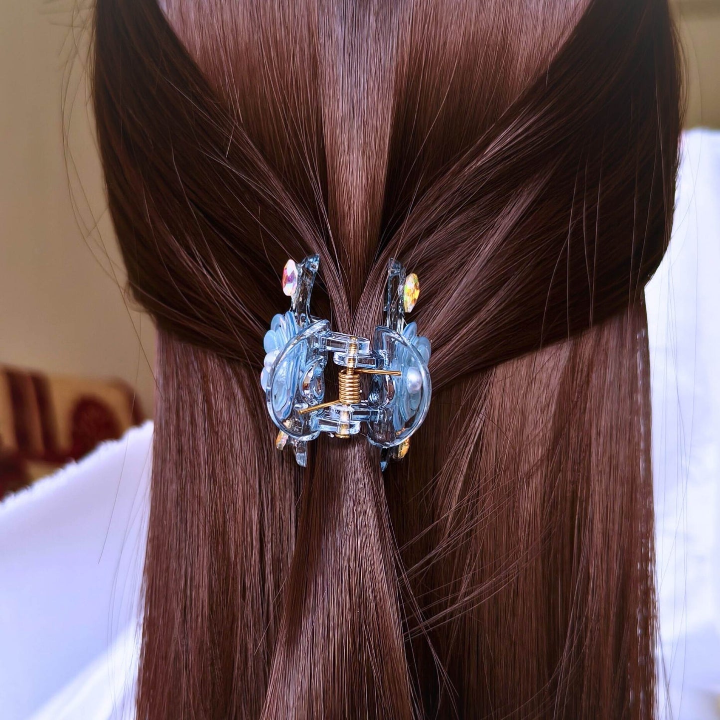 Blooming claw clip with crystal Transparent.