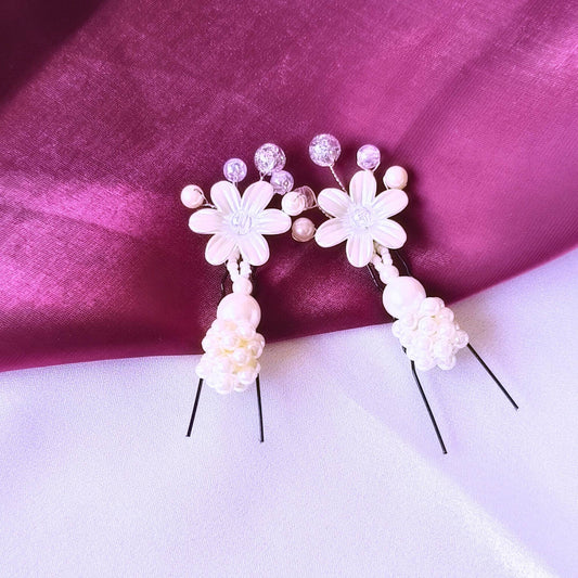 Blooming Handcrafted Hair Pin - Pearl White.