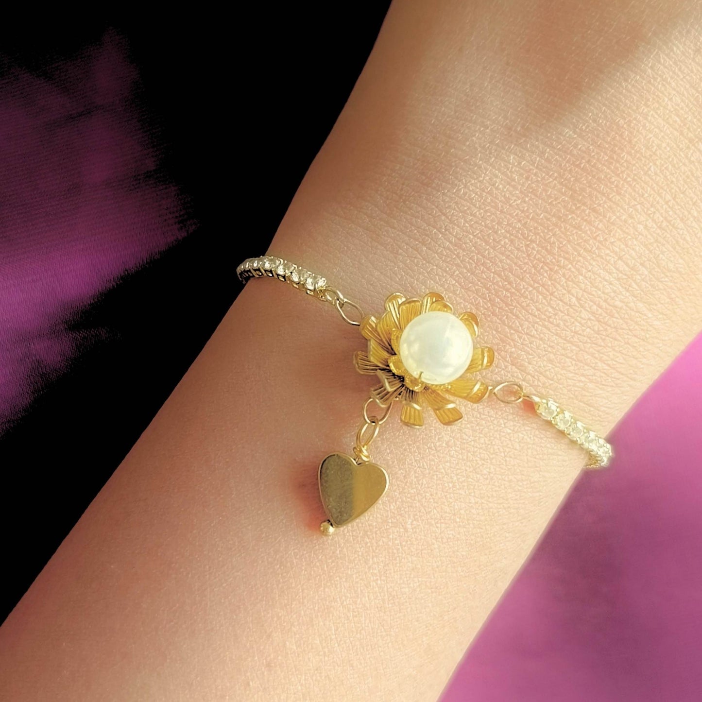 Spinning Layers Blooming Heart Bracelet – Golden