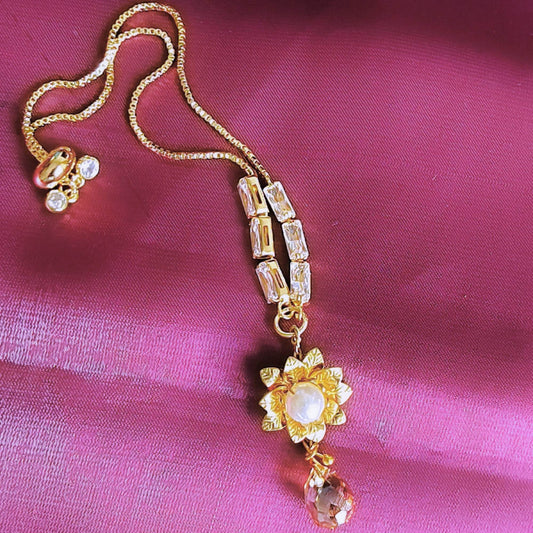 Shining with Pearl Blooming Bracelet – Golden
