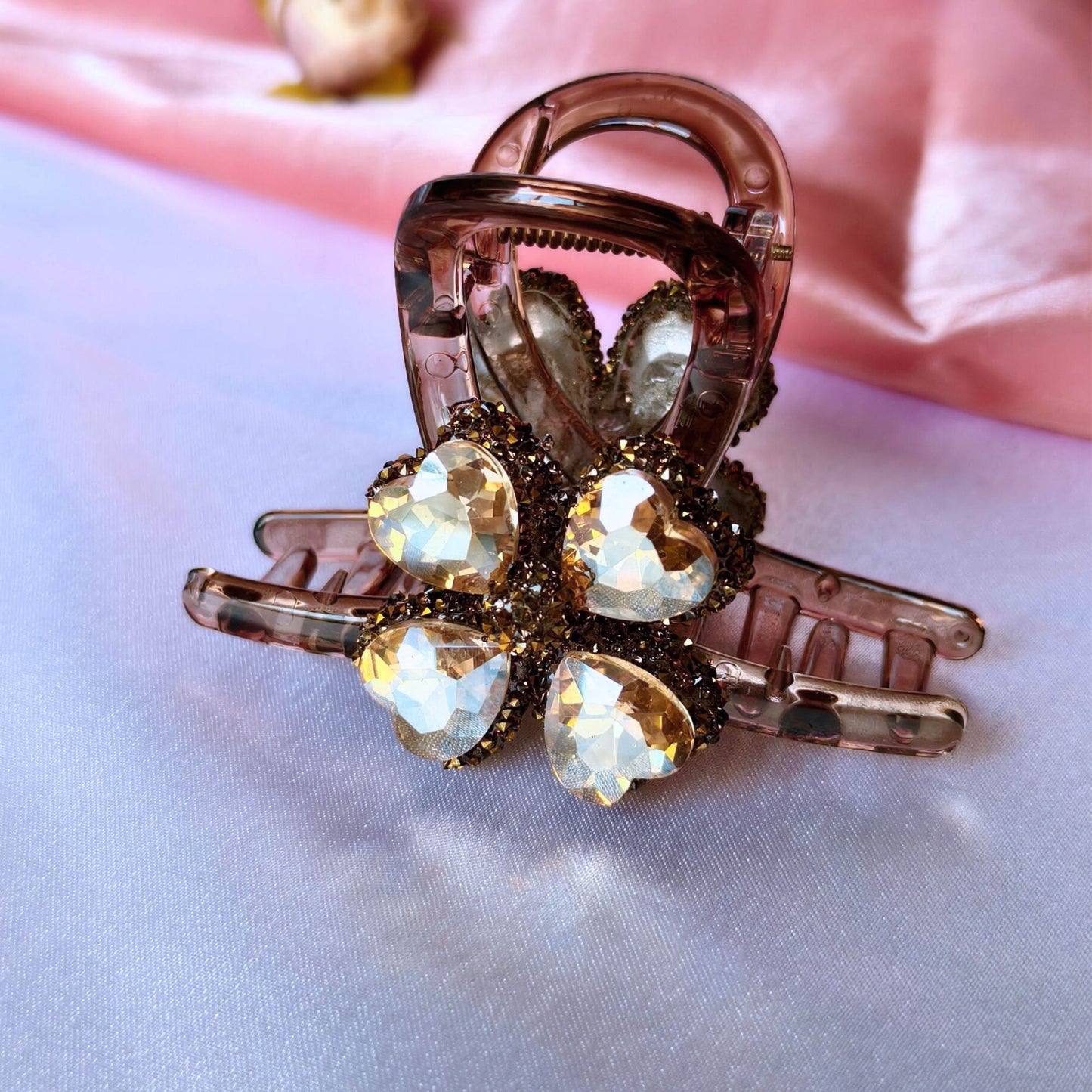 Blooming crystal heart flower claw clip- Brown.