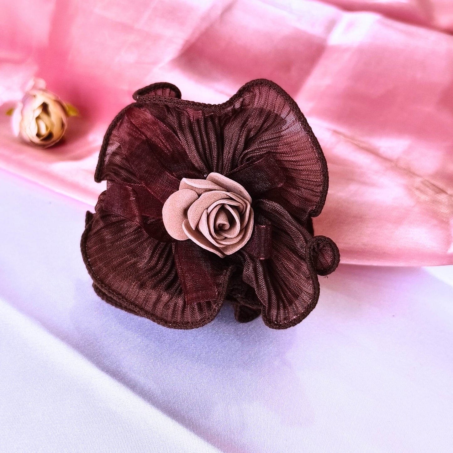 Blooming Crush scrunchies with Spongy flower - Brown