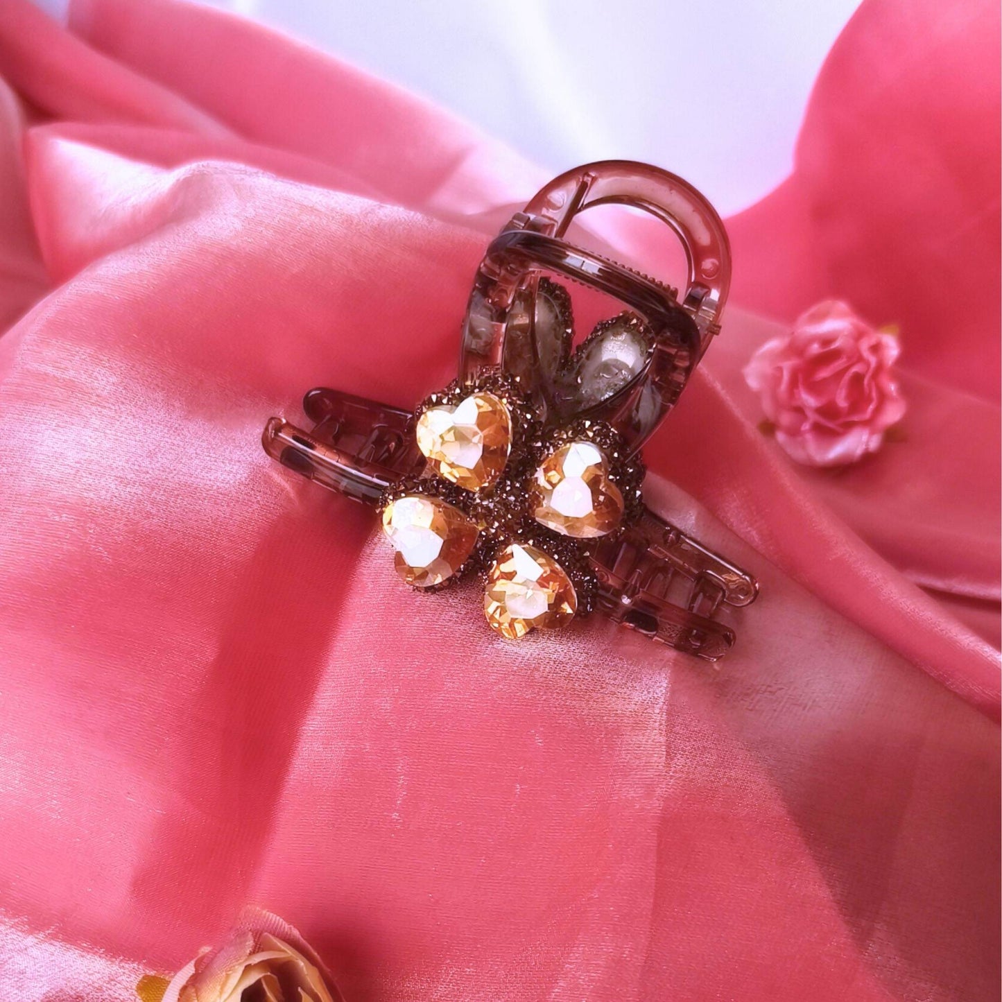 Blooming crystal heart flower claw clip- Brown.