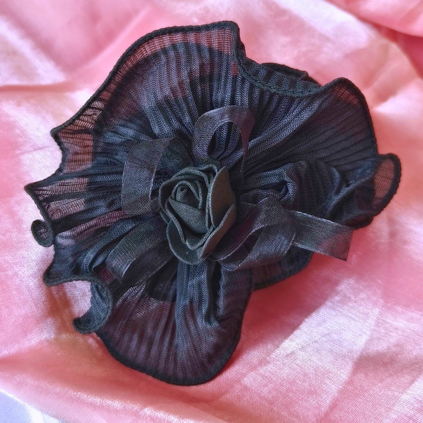 Blooming Crush scrunchies with Spongy flower - Black.