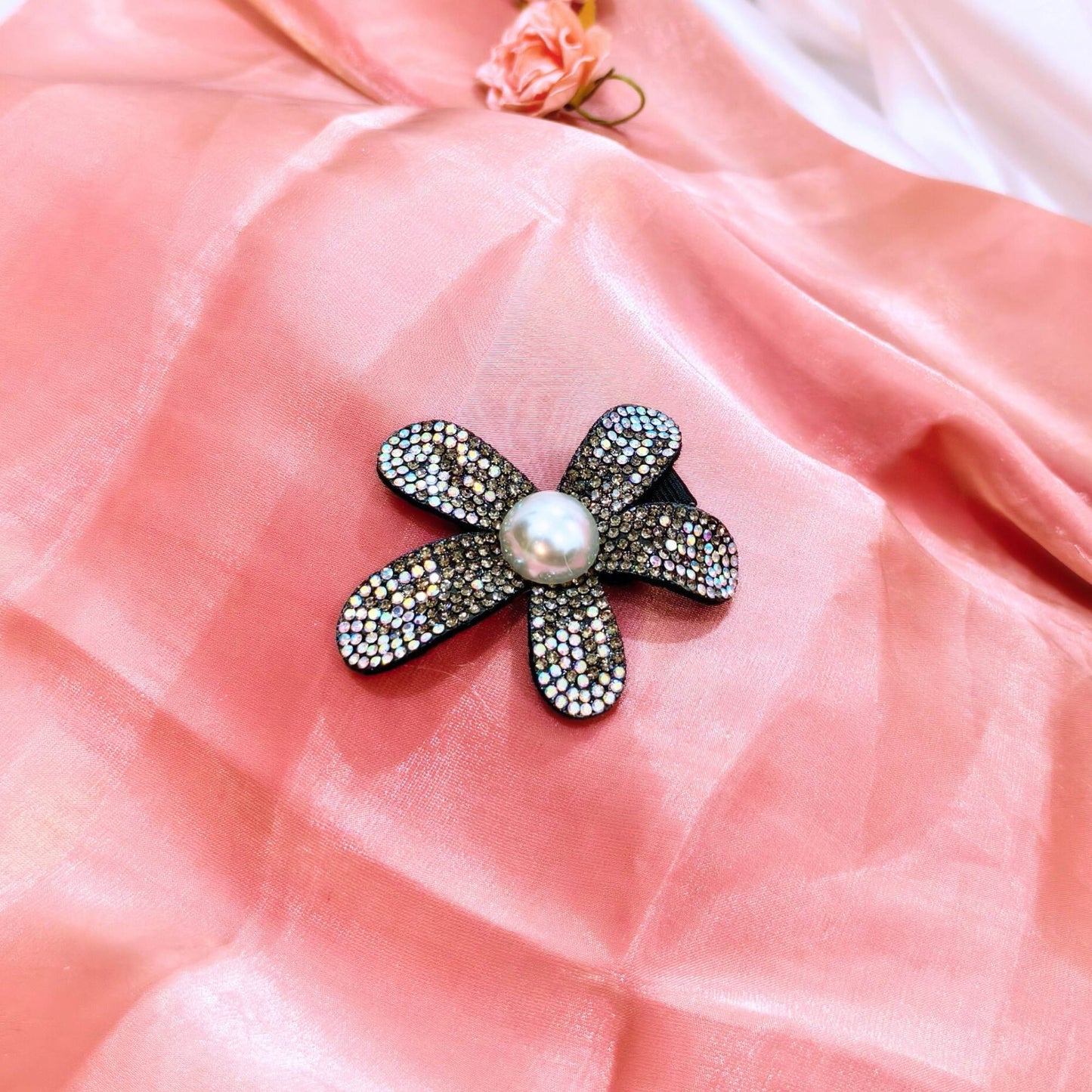 Blooming Crystal Fabric hair pin - Dark Brown & White.