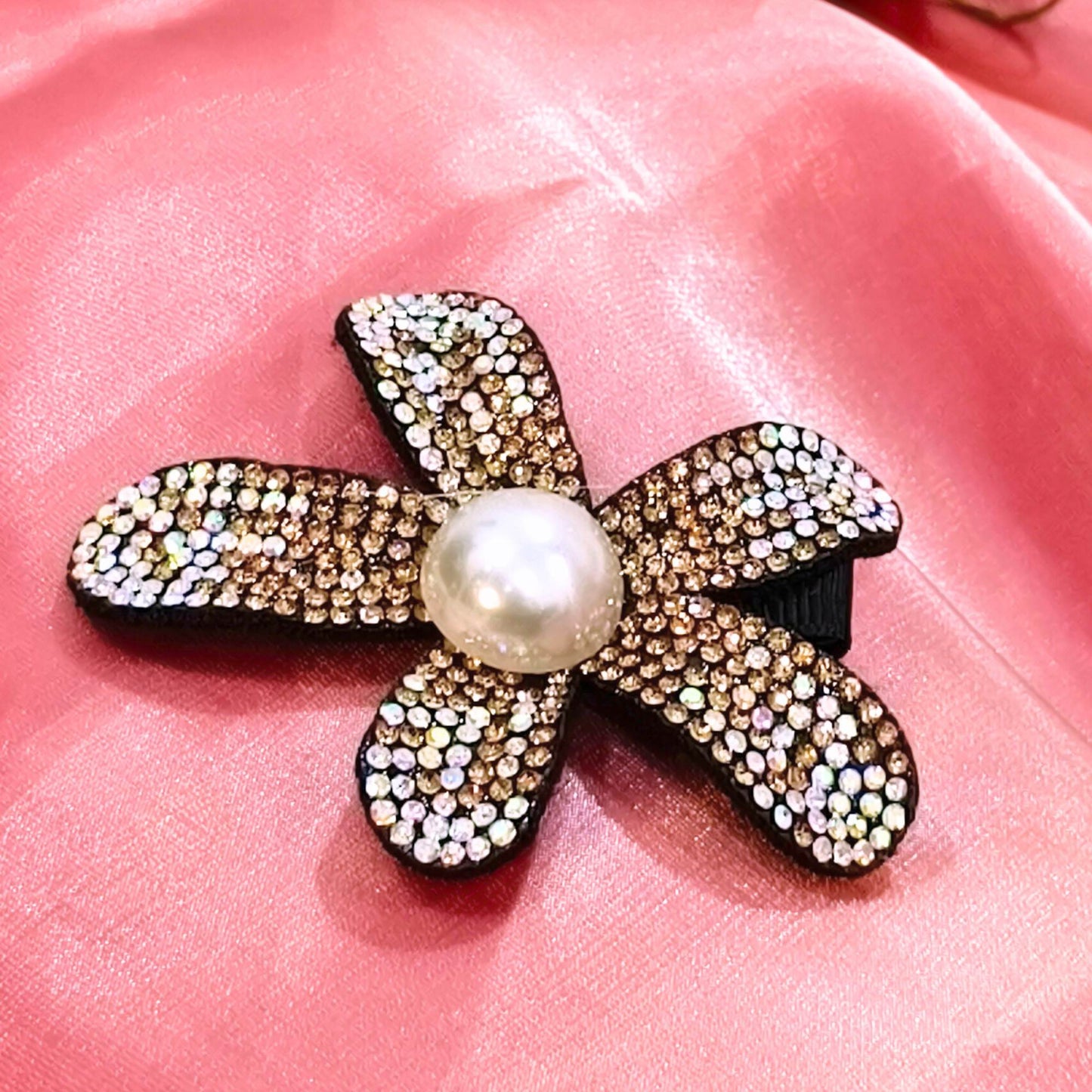 Blooming Crystal Fabric hair pin- golden & white