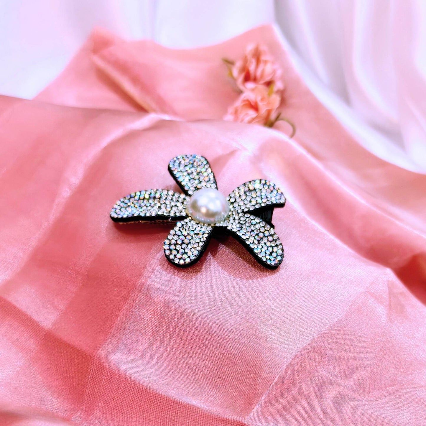 Blooming Crystal Fabric hair pin-White