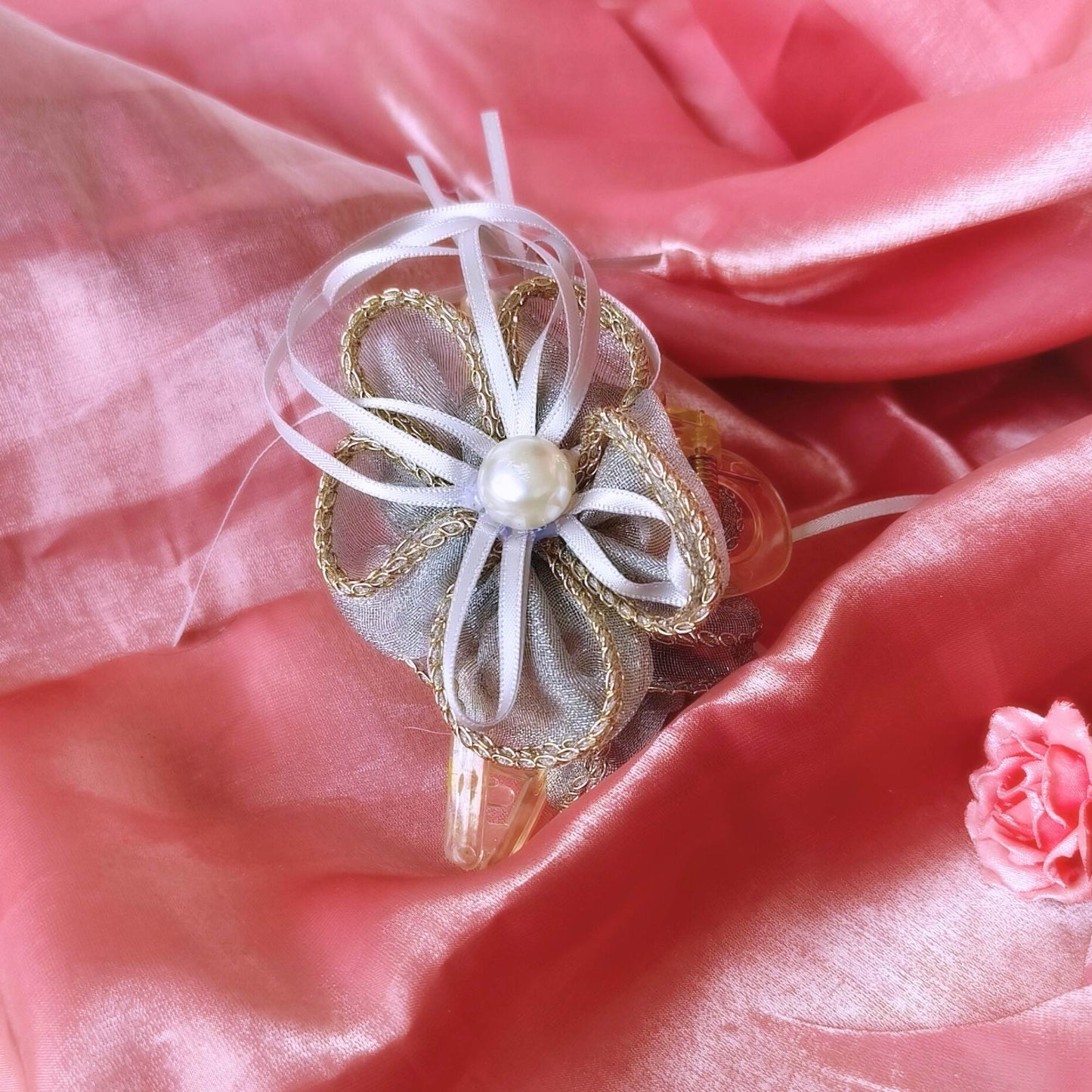 Blooming Organza flower claw clip with Golden Border - Gray.