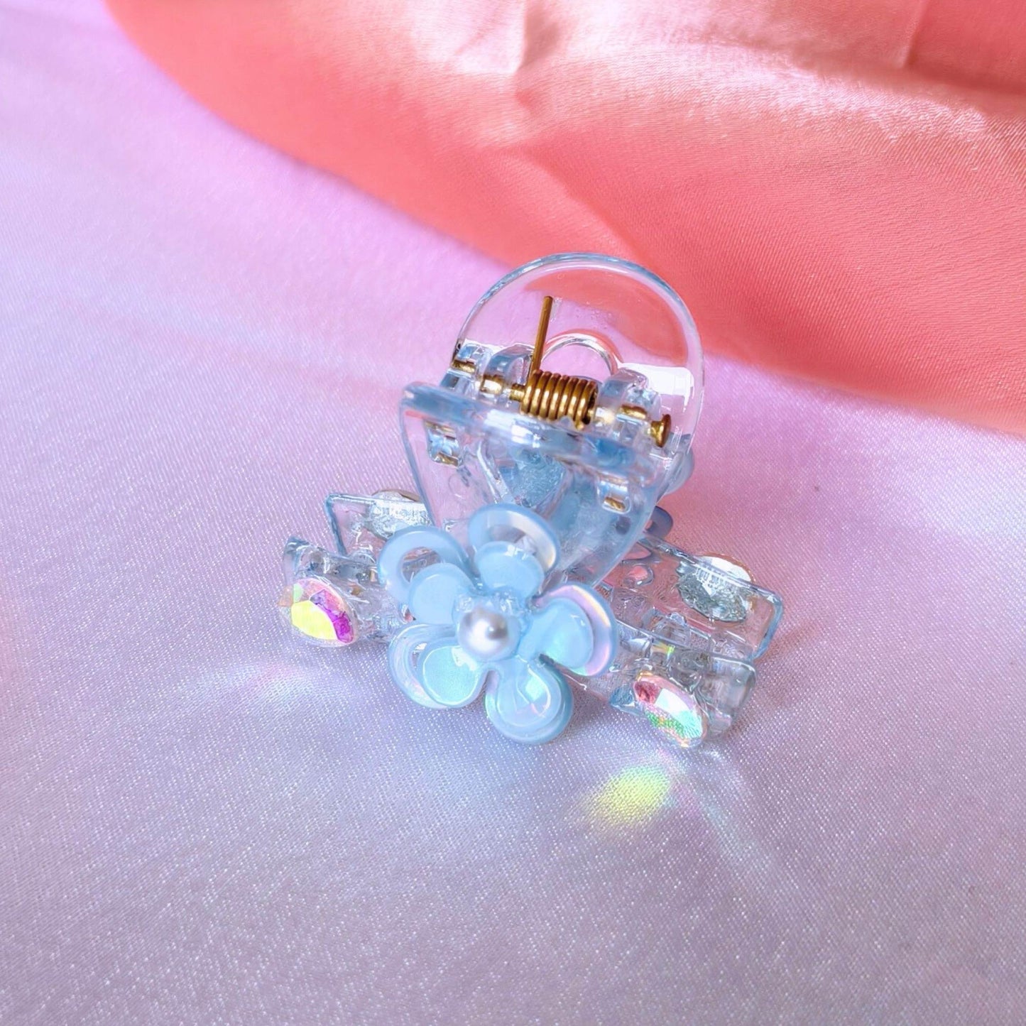 Blooming claw clip with crystal Transparent.