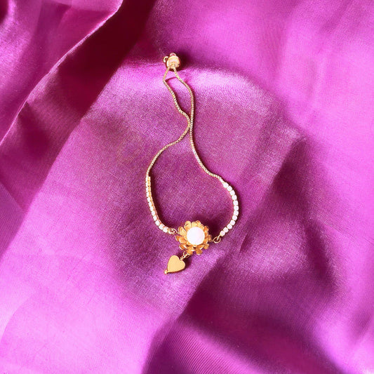 Spinning Layers Blooming Heart Bracelet – Golden