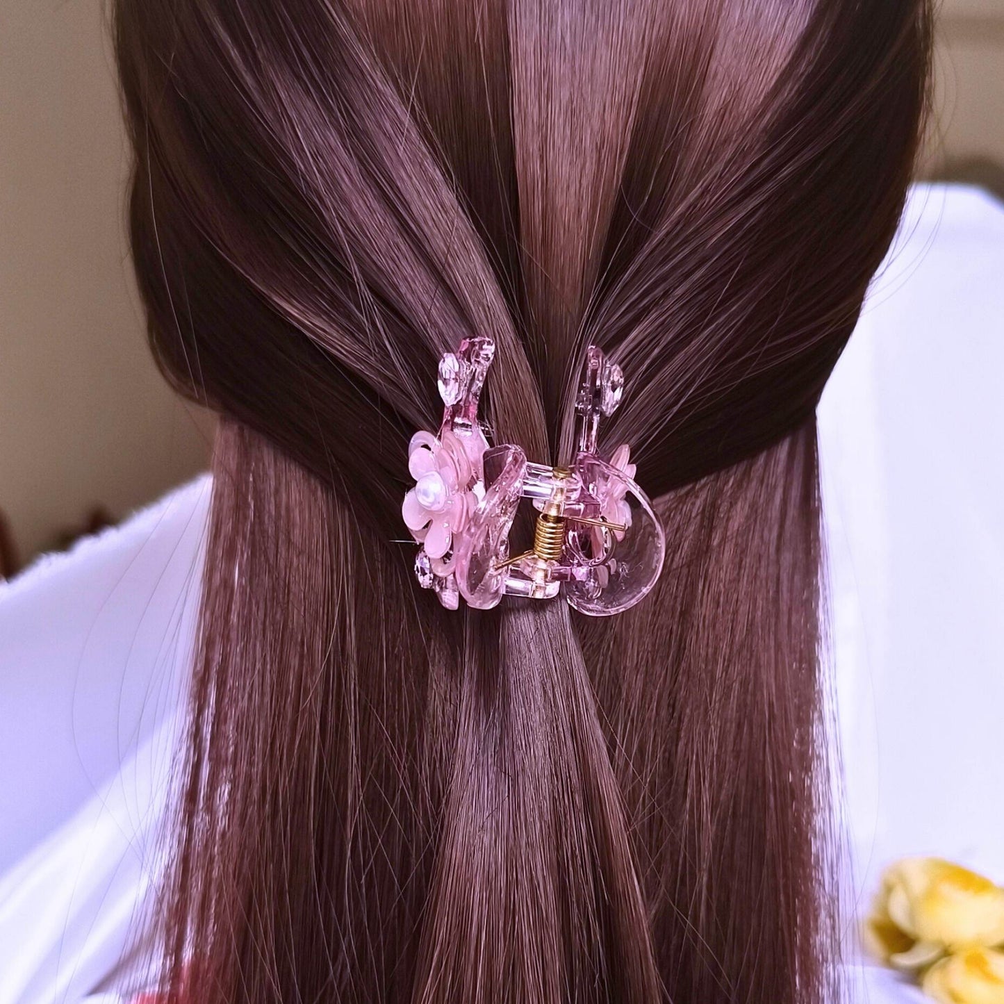 Blooming claw clip with crystal Transparent.