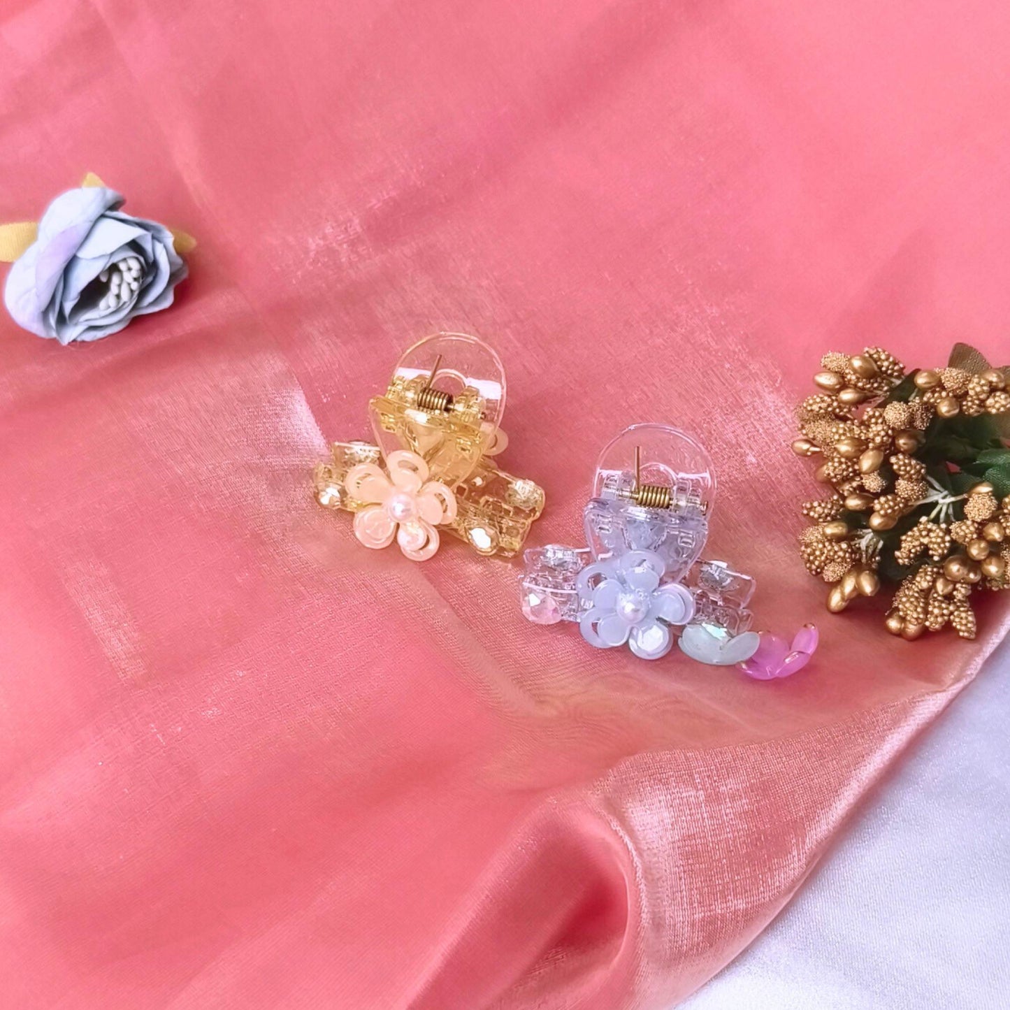 Blooming claw clip with crystal Transparent.