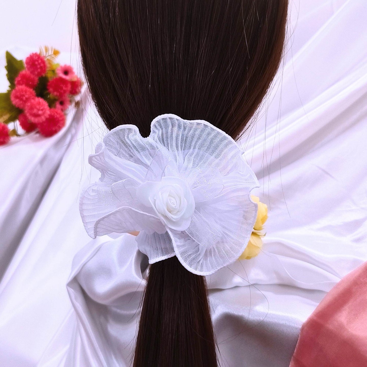 Blooming Crush scrunchies with Spongy flower- White