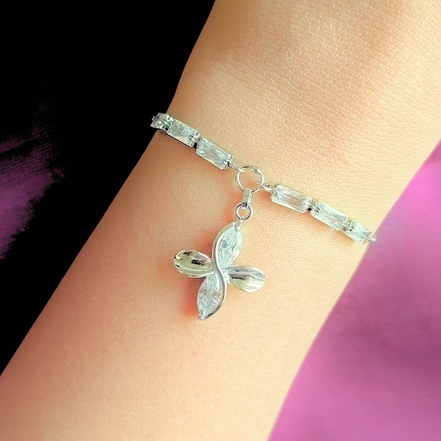 ♾️ Infinite Charming Blooming Diamond Bracelet – Silver