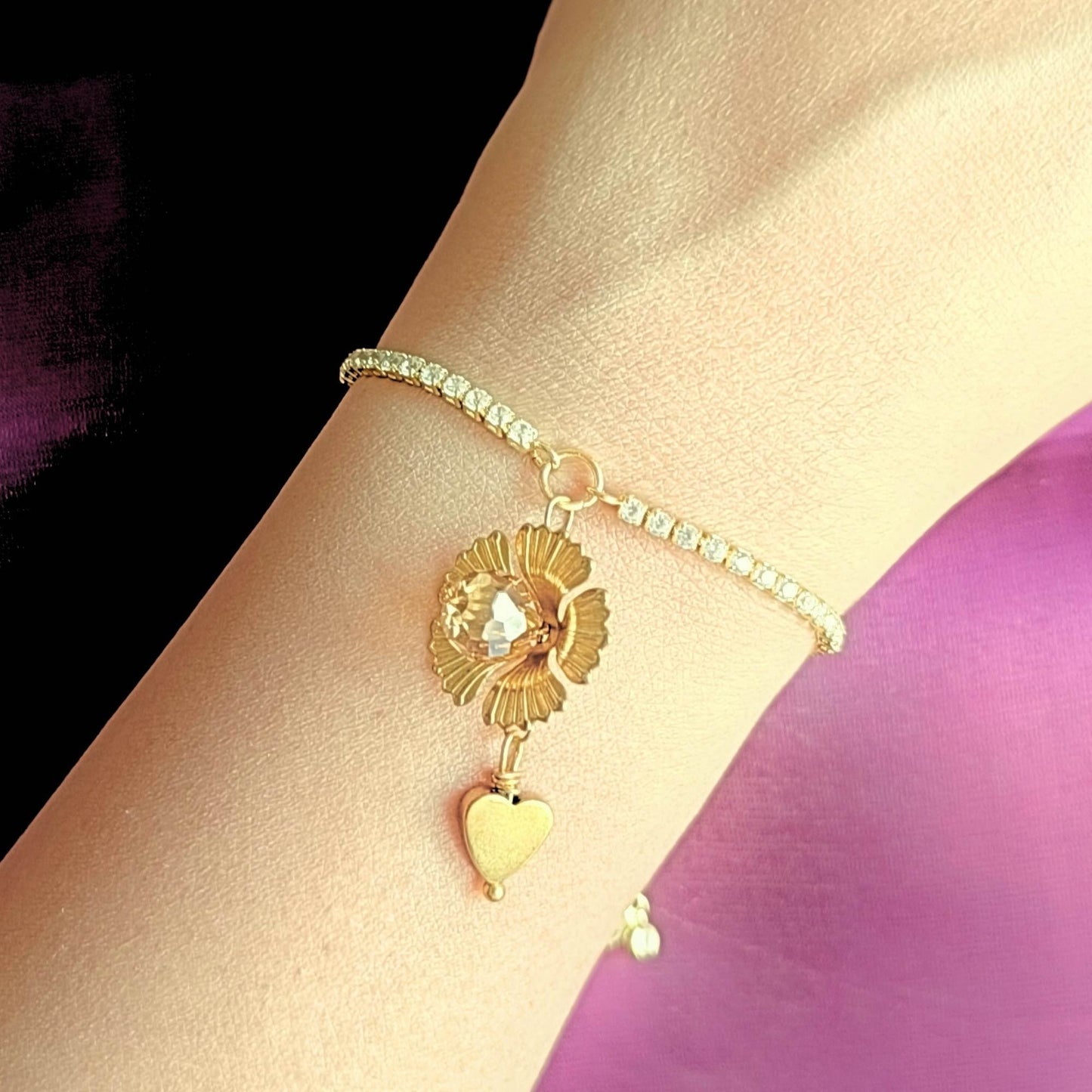 Spinning Layers Blooming Heart Bracelet – Golden ii