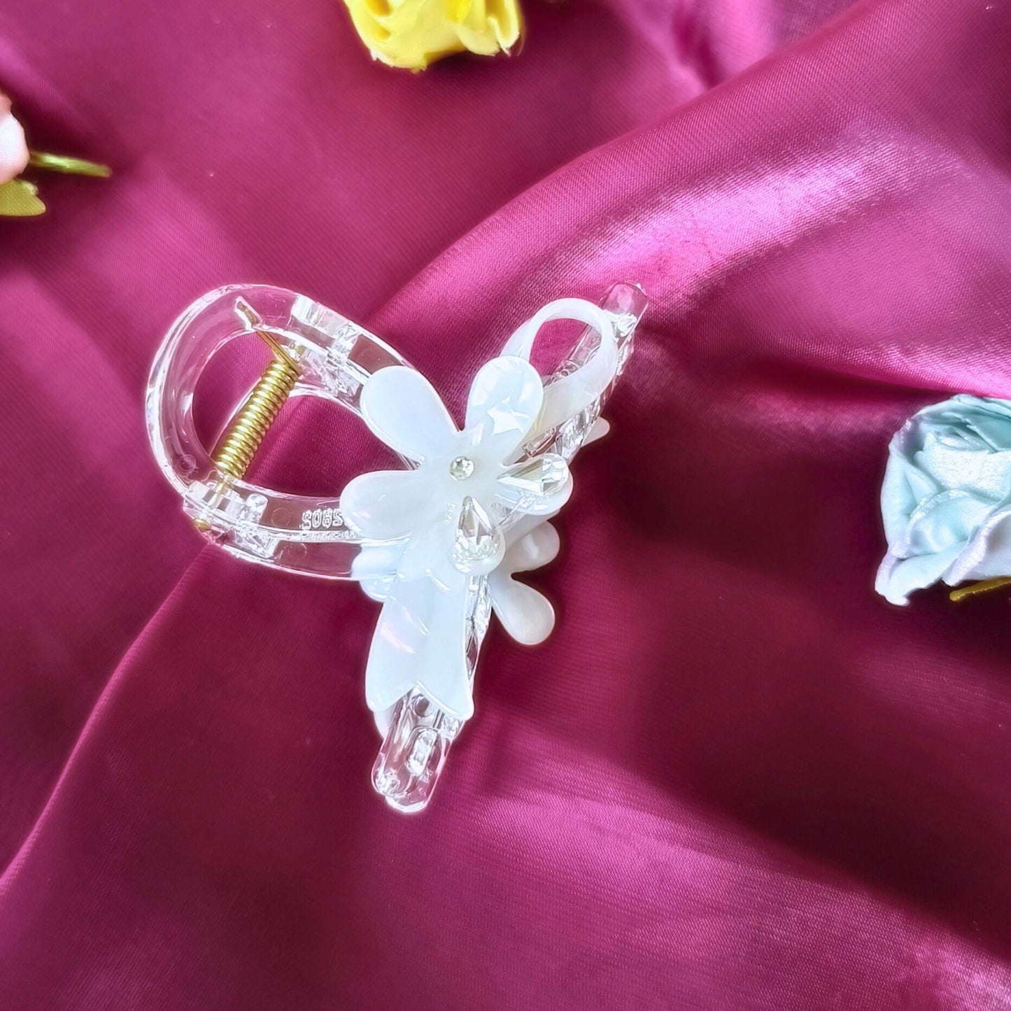 Blooming Shiny-bow flower with Crystal claw clip.