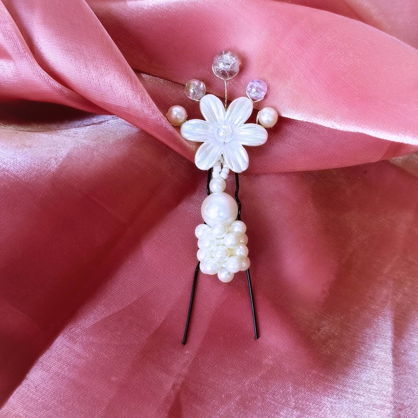 Blooming Handcrafted Hair Pin - Pearl White.