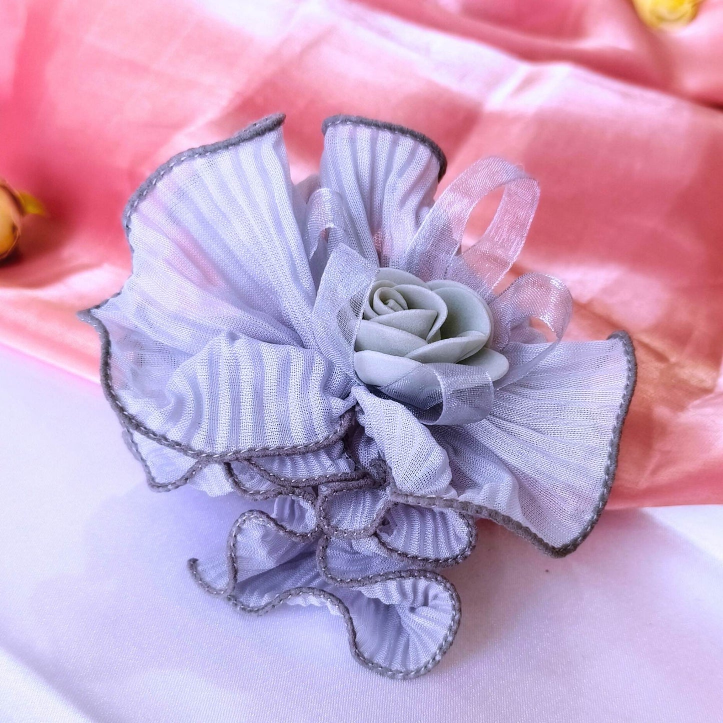 Blooming Crush scrunchies with Spongy flower - Gray